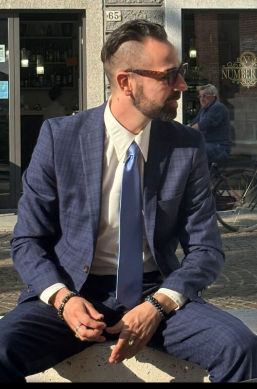 Intrigo Gigolo Accompagnatore milano